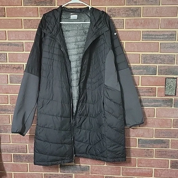 Columbia Black Puffer Jacket - Picture 2 of 13